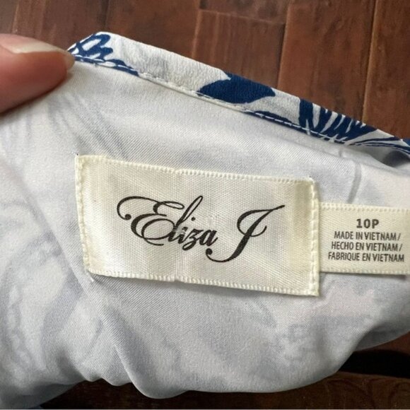 Eliza J Blue and White Floral Petite Dress - Picture 3 of 9